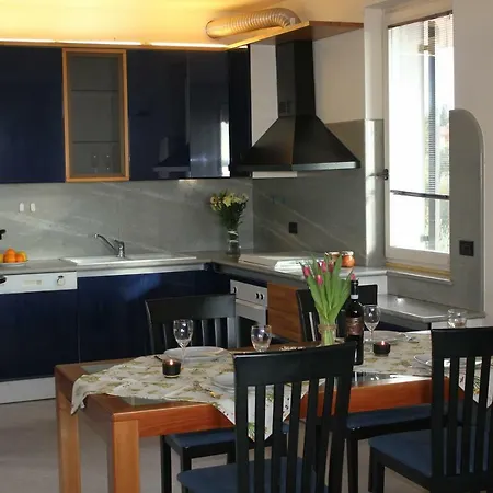 Sandra Apartment *